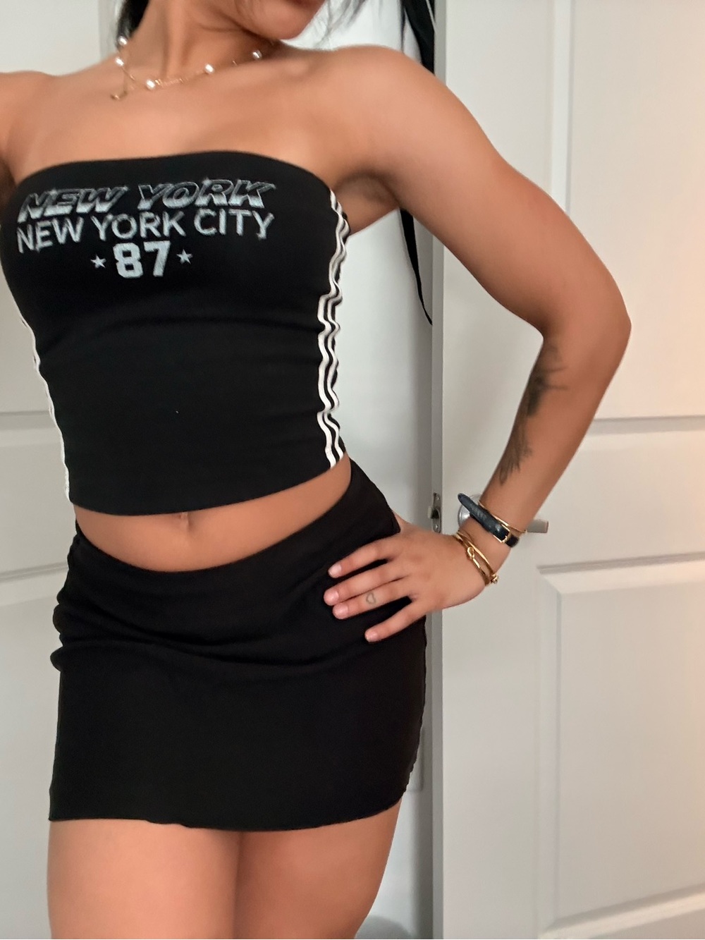 Versona Black A-Line Stretch Skort